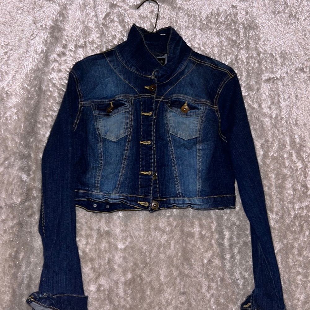 Drop shoulder raw cut denim jacket